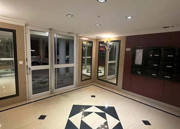 Cosy 2 Pieces A 1min A Pied De La Et Proximite De La Gare De Train Juan-les-Pins