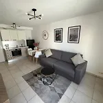 Lägenhet Cosy Apartment, 1 Min Walk To Beach, Heart Of *