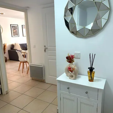 Cosy Apartment, 1 Min Walk To Beach, Heart Of Lägenhet *