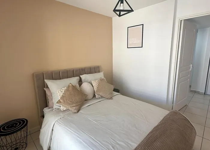 Apartment Cosy Apartment, 1 Min Walk To Beach, Heart Of